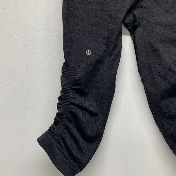 Lululemon Seamless In The Flow Crop Cropped Leggings Tights Pants Gray Size 2 - Picture 6 of 9